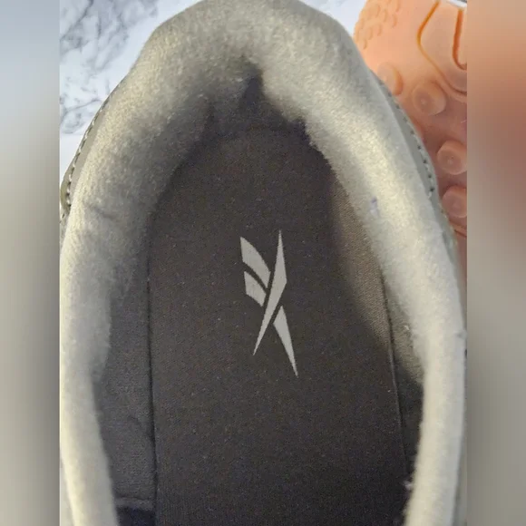 Reebok Classic Leather Army Green Running Sneakers -Men's Size 7 Without Box - Picture 8 of 9